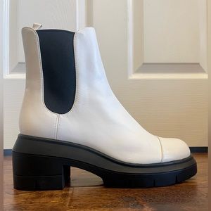 NWOB Stuart Weitzman Norah Chelsea Boots White Leather Lug Sole Size 9C